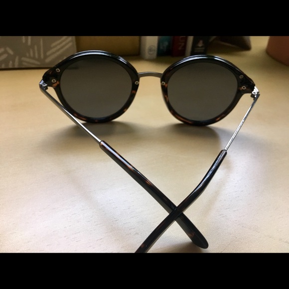 Kenneth Cole Reaction Sunglasses - Picture 4 of 5